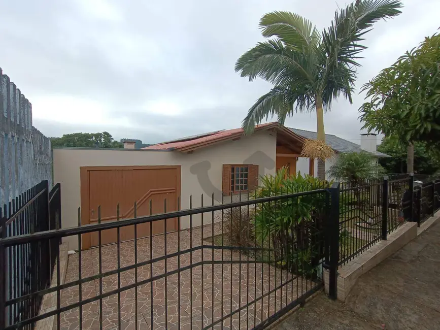 Casa com 4 quartos à venda, 370m2 em Renascença, Santa Cruz Do Sul - RS - imagem 1 Foto 1 de Casa com 4 quartos à venda, 370m2 em Renascença, Santa Cruz Do Sul - RS