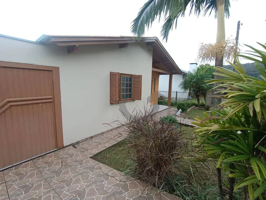 Casa com 4 quartos à venda, 370m2 em Renascença, Santa Cruz Do Sul - RS - imagem 3 Foto 3 de Casa com 4 quartos à venda, 370m2 em Renascença, Santa Cruz Do Sul - RS