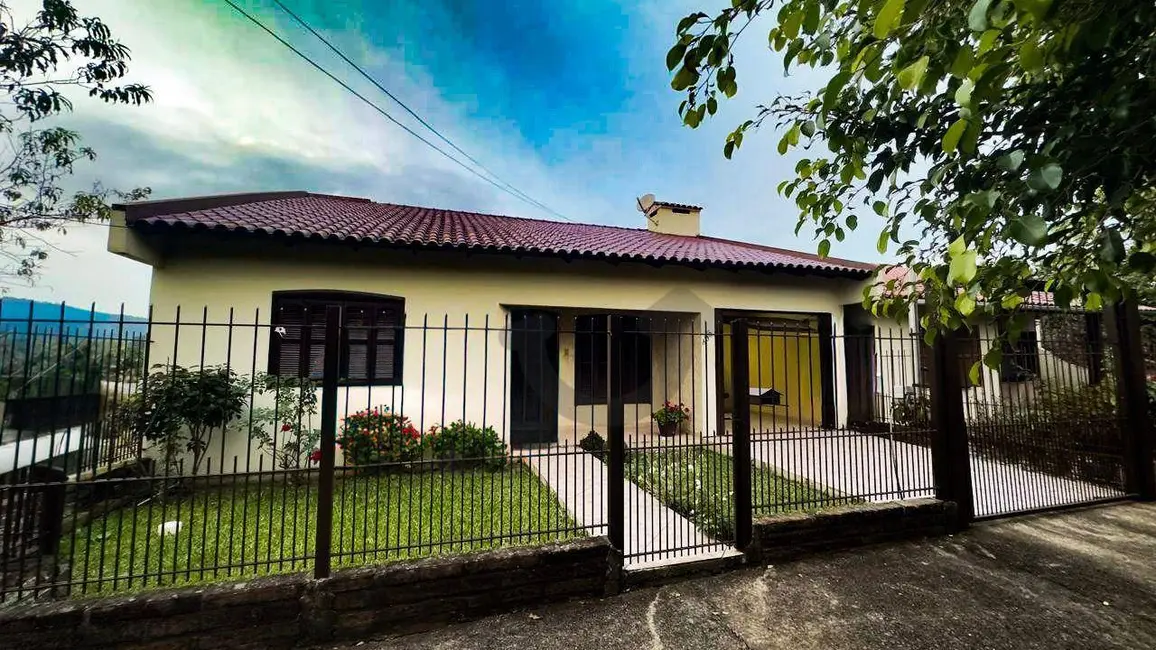 Foto 2 de Casa com 3 quartos à venda, 440m2 em Santo Antônio, Santa Cruz Do Sul - RS