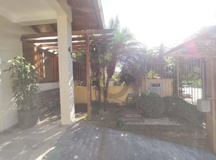 Casa com 2 quartos à venda, 80m2 em Distrito Industrial, Santa Cruz Do Sul - RS - imagem 3 Foto 3 de Casa com 2 quartos à venda, 80m2 em Distrito Industrial, Santa Cruz Do Sul - RS
