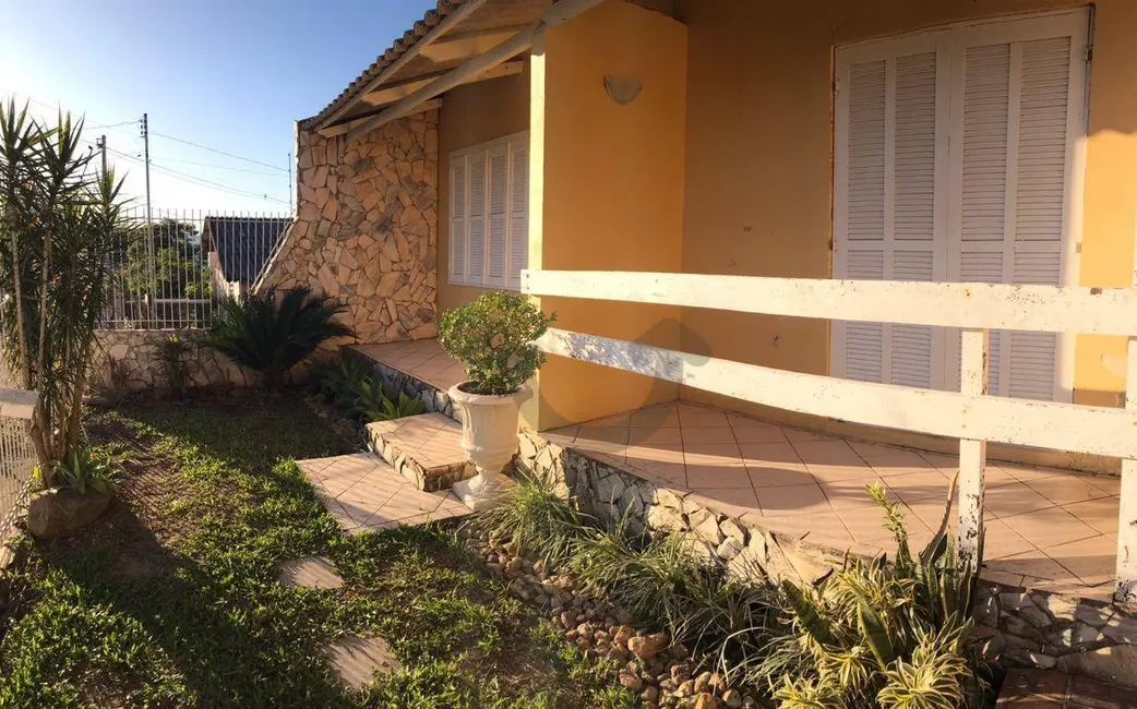Casa com 3 quartos à venda, 237m2 em Senai, Santa Cruz Do Sul - RS - imagem 2 Foto 2 de Casa com 3 quartos à venda, 237m2 em Senai, Santa Cruz Do Sul - RS