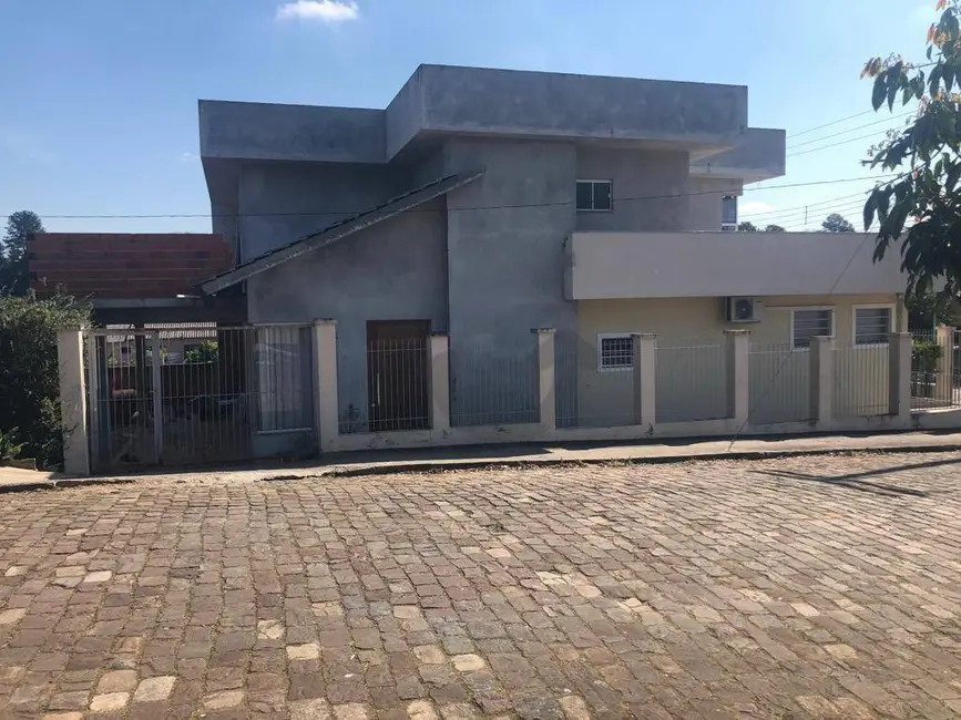 Casa com 4 quartos à venda, 384m2 em Arroio Grande, Santa Cruz Do Sul - RS - imagem 3 Foto 3 de Casa com 4 quartos à venda, 384m2 em Arroio Grande, Santa Cruz Do Sul - RS