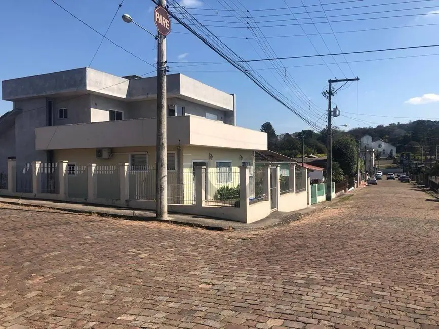 Casa com 4 quartos à venda, 384m2 em Arroio Grande, Santa Cruz Do Sul - RS - imagem 1 Foto 1 de Casa com 4 quartos à venda, 384m2 em Arroio Grande, Santa Cruz Do Sul - RS