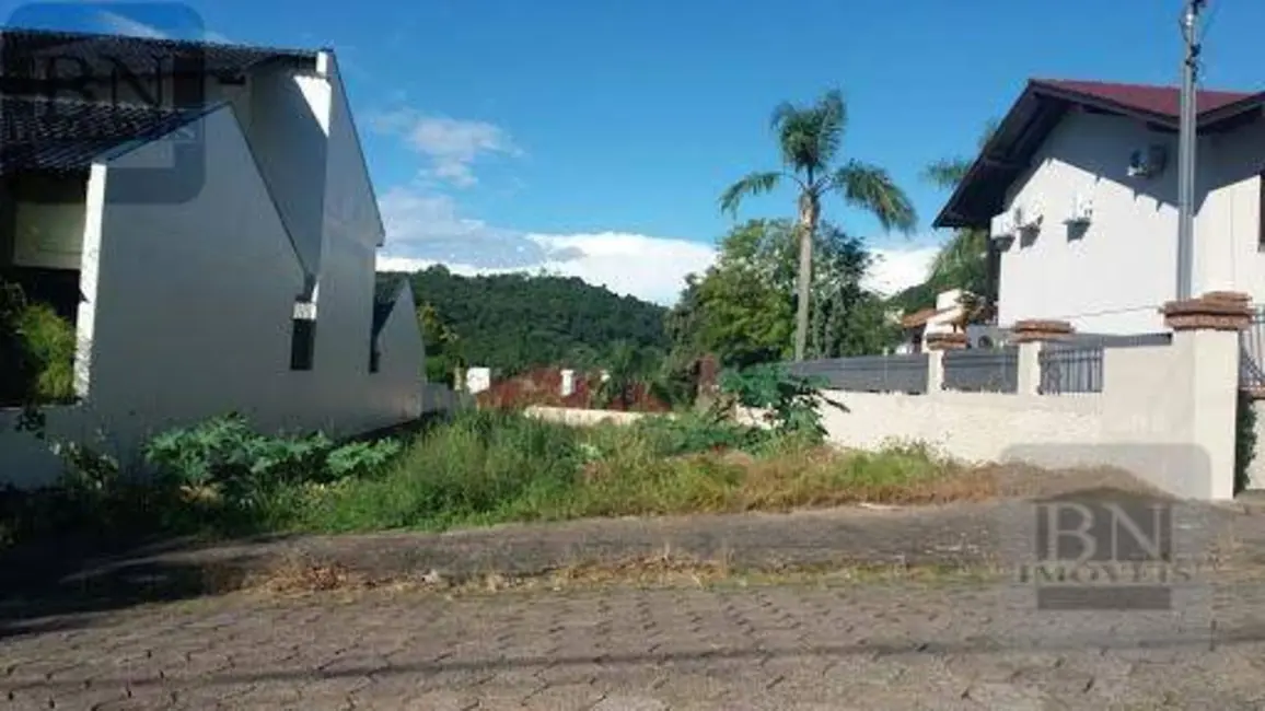 Foto 1 de Terreno / Lote à venda, 673m2 em Santa Cruz Do Sul - RS