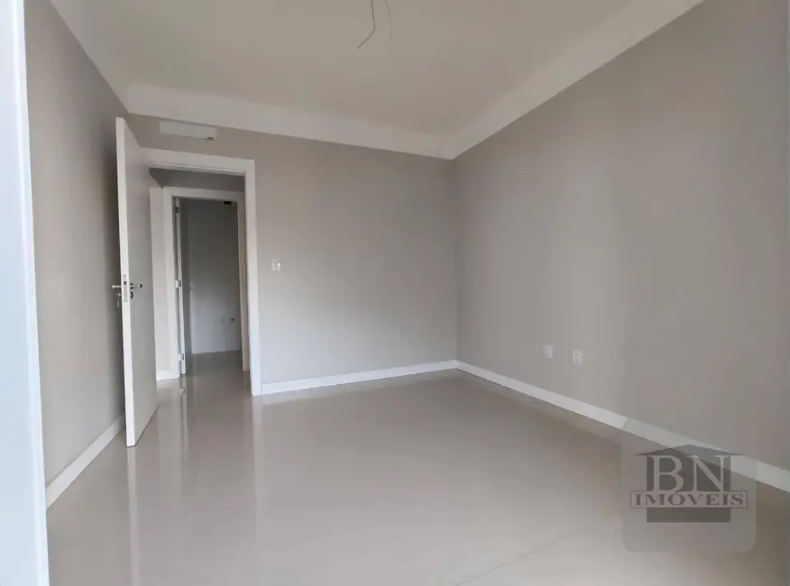 Foto 8 de Apartamento com 3 quartos à venda, 285m2 em Santo Inácio, Santa Cruz Do Sul - RS