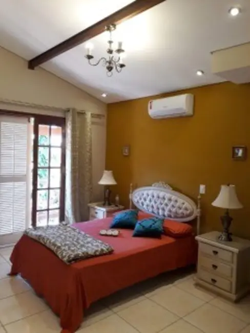 Foto 2 de Casa de Condomínio com 3 quartos à venda, 260m2 em Jaguariuna - SP