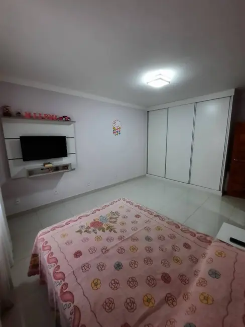 Foto 6 de Casa de Condomínio com 4 quartos à venda, 350m2 em Jaguariuna - SP