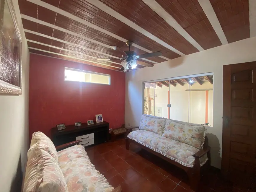 Foto 5 de Casa com 4 quartos à venda, 198m2 em Jaguariuna - SP