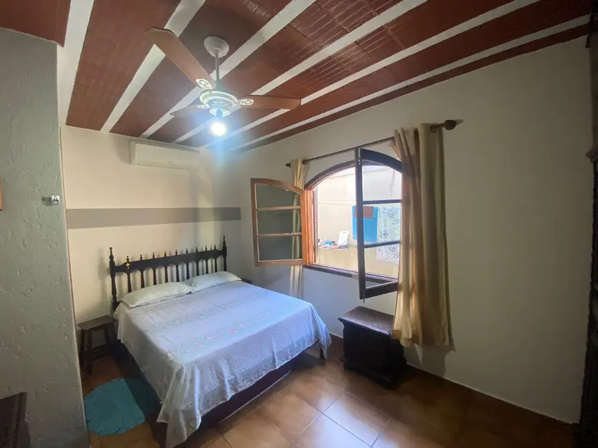 Foto 8 de Casa com 4 quartos à venda, 198m2 em Jaguariuna - SP