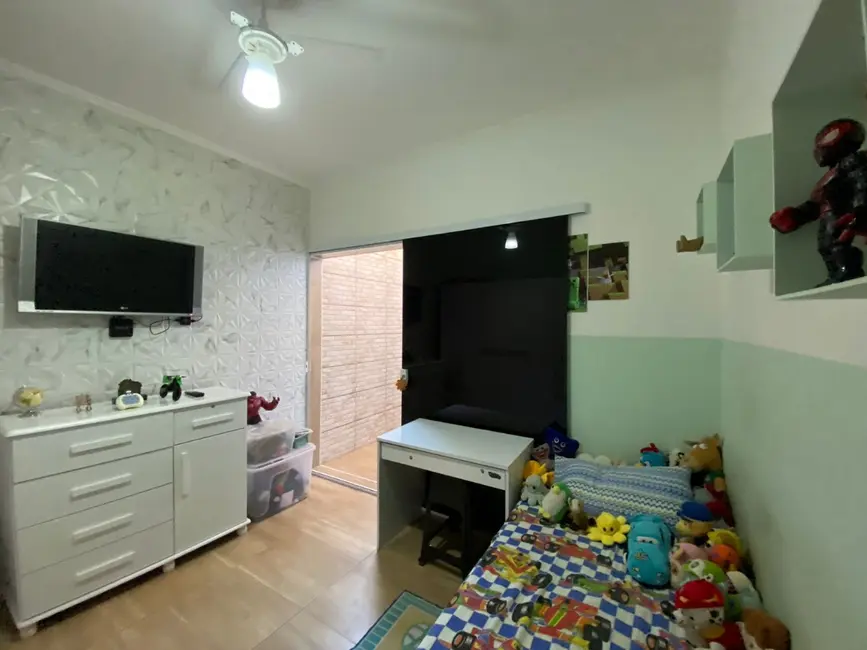 Foto 8 de Casa com 4 quartos à venda, 185m2 em Jaguariuna - SP