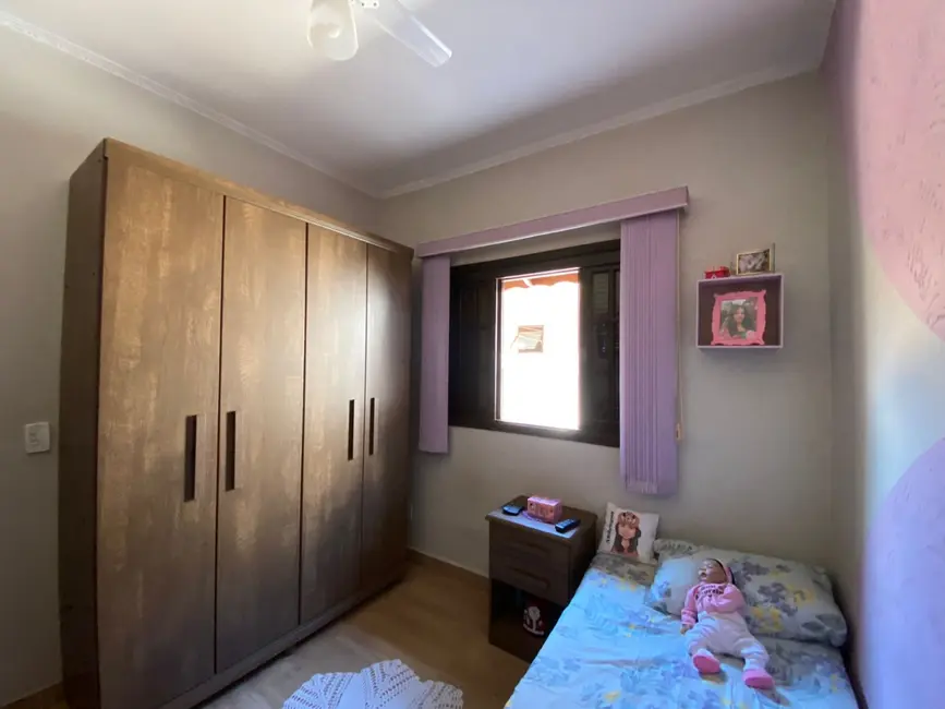 Foto 7 de Casa com 4 quartos à venda, 185m2 em Jaguariuna - SP