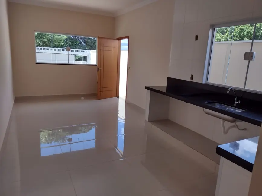 Foto 1 de Casa com 2 quartos à venda, 70m2 em Jaguariuna - SP