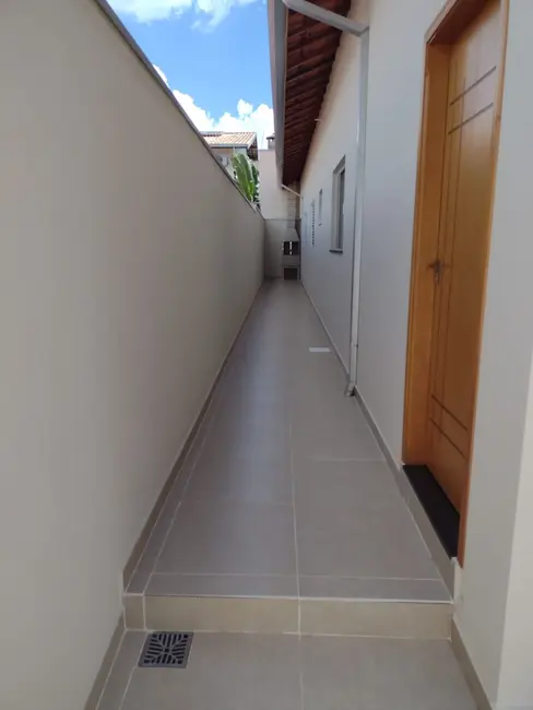 Foto 4 de Casa com 2 quartos à venda, 70m2 em Jaguariuna - SP