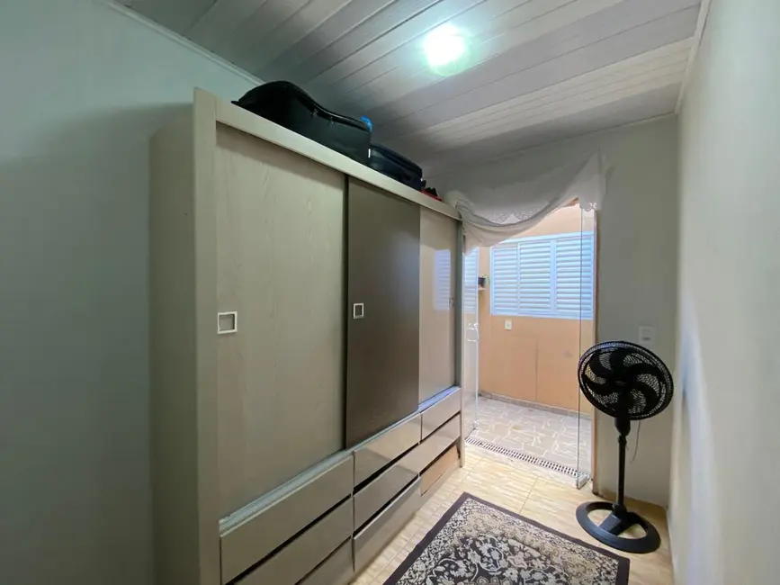 Foto 4 de Casa com 4 quartos à venda, 210m2 em Jaguariuna - SP