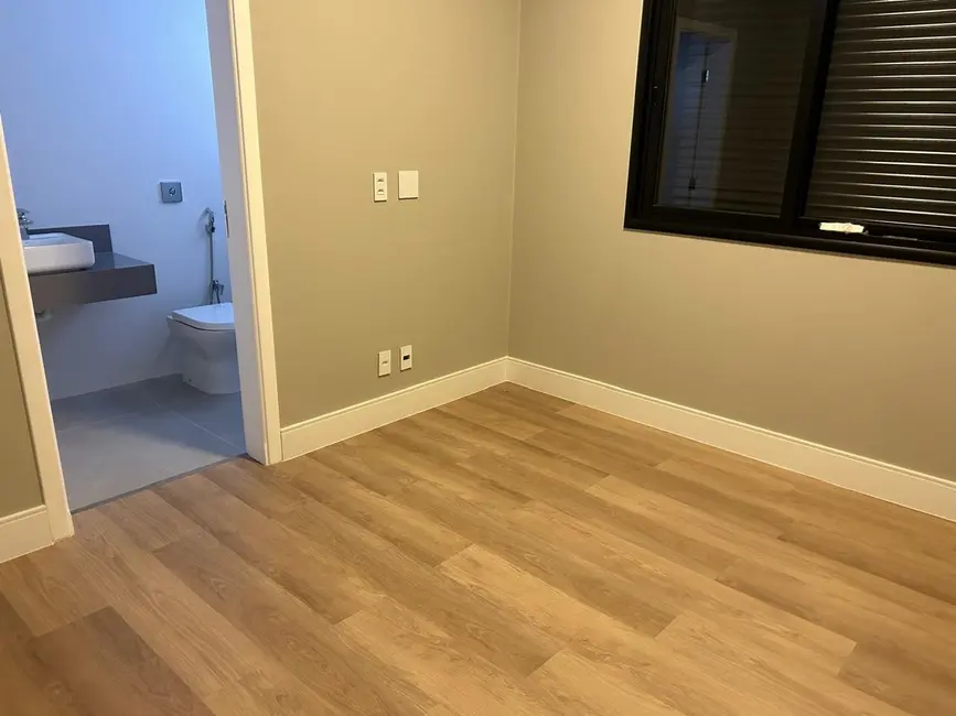 Foto 3 de Casa de Condomínio com 3 quartos à venda, 360m2 em Jaguariuna - SP