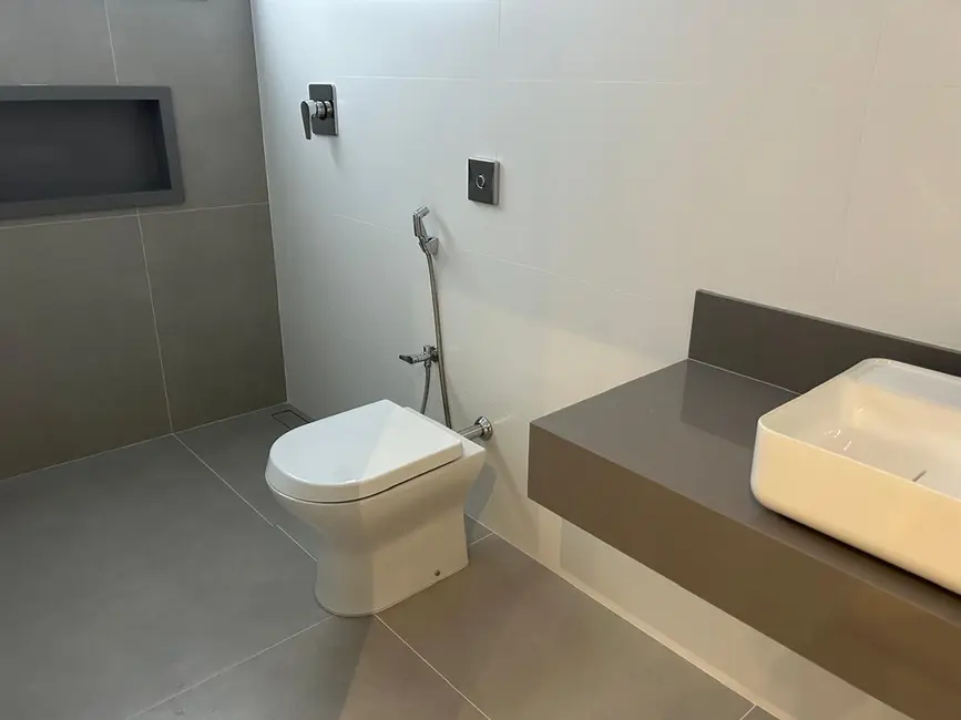 Foto 1 de Casa de Condomínio com 3 quartos à venda, 360m2 em Jaguariuna - SP