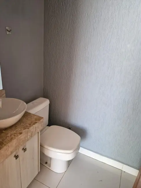 Foto 3 de Casa de Condomínio com 3 quartos para alugar, 168m2 em Jaguariuna - SP