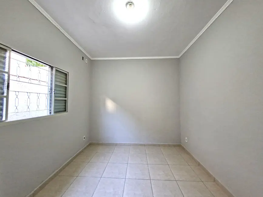 Foto 9 de Casa com 1 quarto para alugar, 70m2 em Jaguariuna - SP