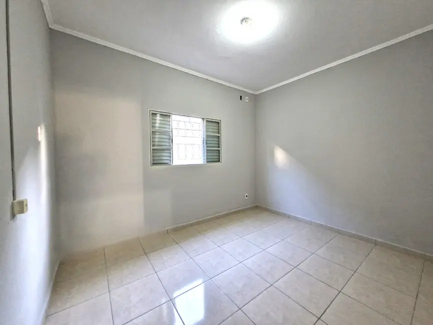 Foto 8 de Casa com 1 quarto para alugar, 70m2 em Jaguariuna - SP
