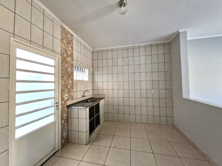 Foto 6 de Casa com 1 quarto para alugar, 70m2 em Jaguariuna - SP