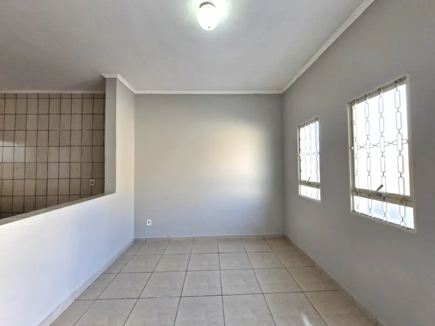 Foto 4 de Casa com 1 quarto para alugar, 70m2 em Jaguariuna - SP