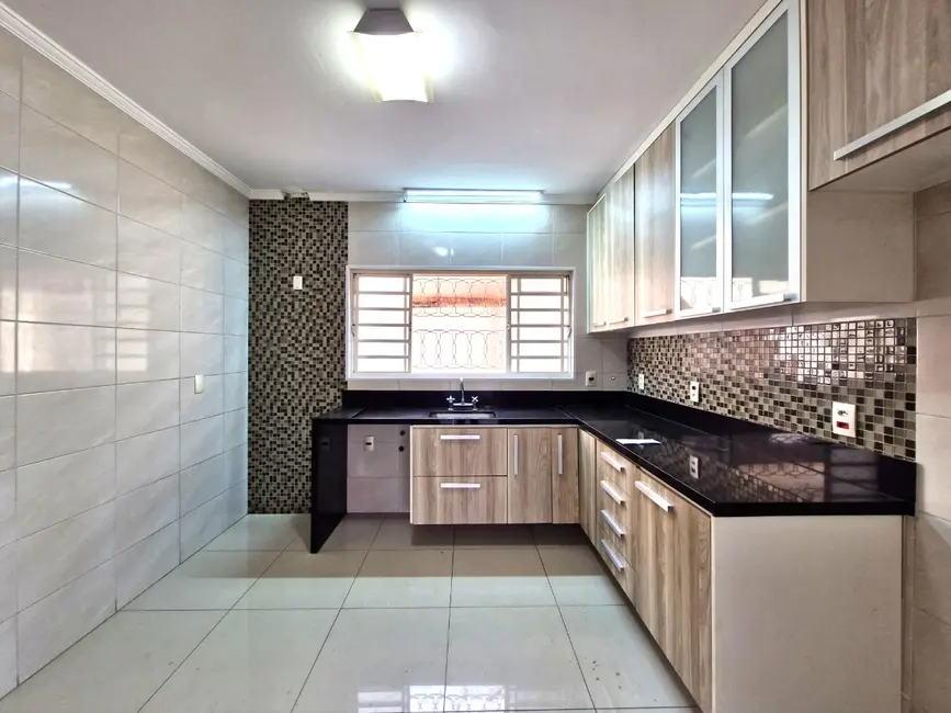 Foto 7 de Casa com 3 quartos à venda, 270m2 em Jaguariuna - SP