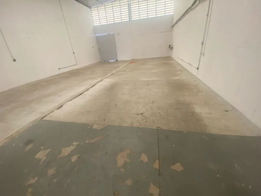 Foto 2 de Armazém / Galpão para alugar, 270m2 em Jaguariuna - SP