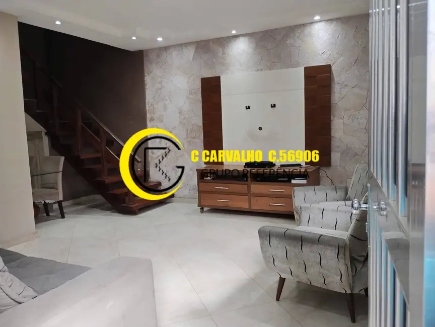 Foto 2 de Casa à venda, 230m2 em Olaria, Rio De Janeiro - RJ