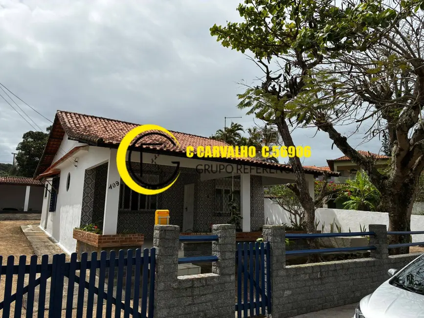 Foto 2 de Casa com 2 quartos à venda, 180m2 em Centro, Araruama - RJ