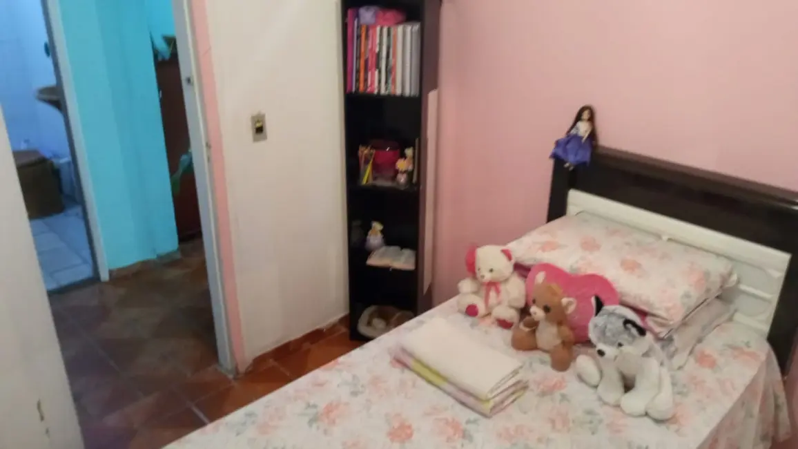 Casa com 2 quartos à venda, 180m2 em Cidade Industrial, Curitiba - PR - imagem 6 Foto 6 de Casa com 2 quartos à venda, 180m2 em Cidade Industrial, Curitiba - PR