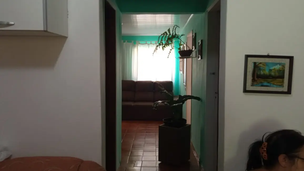 Casa com 2 quartos à venda, 180m2 em Cidade Industrial, Curitiba - PR - imagem 3 Foto 3 de Casa com 2 quartos à venda, 180m2 em Cidade Industrial, Curitiba - PR