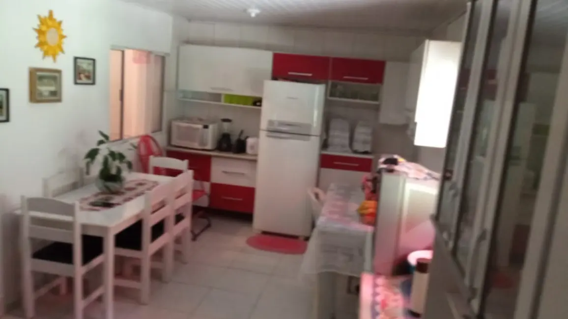 Casa com 2 quartos à venda, 180m2 em Cidade Industrial, Curitiba - PR - imagem 9 Foto 9 de Casa com 2 quartos à venda, 180m2 em Cidade Industrial, Curitiba - PR