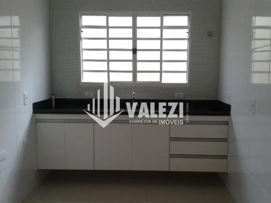 Foto 4 de Casa com 2 quartos à venda, 90m2 em Salto - SP
