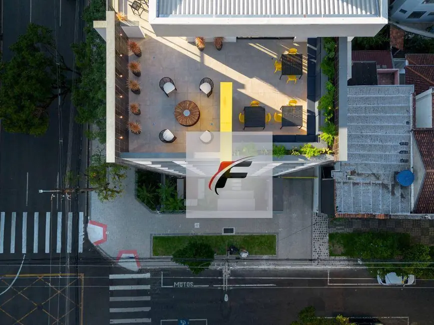 Kitnet com 1 quarto à venda, 32m2 em Mercês, Curitiba - PR - imagem 6 Foto 6 de Kitnet com 1 quarto à venda, 32m2 em Mercês, Curitiba - PR