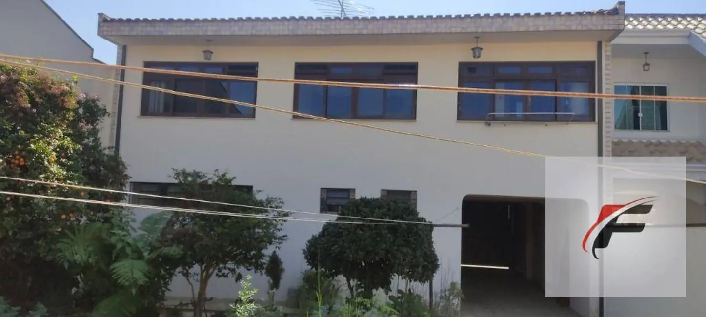 Sobrado com 4 quartos à venda, 430m2 em Capão Raso, Curitiba - PR - imagem 5 Foto 5 de Sobrado com 4 quartos à venda, 430m2 em Capão Raso, Curitiba - PR