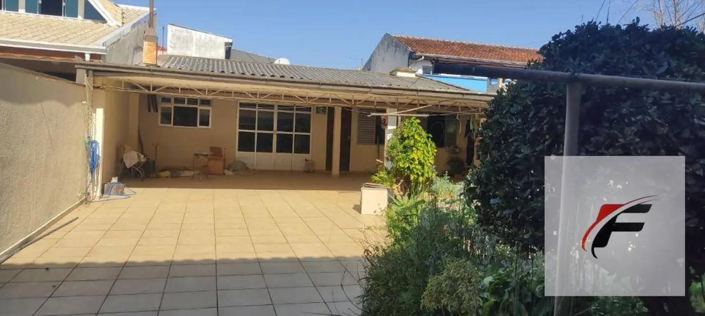 Sobrado com 4 quartos à venda, 430m2 em Capão Raso, Curitiba - PR - imagem 9 Foto 9 de Sobrado com 4 quartos à venda, 430m2 em Capão Raso, Curitiba - PR