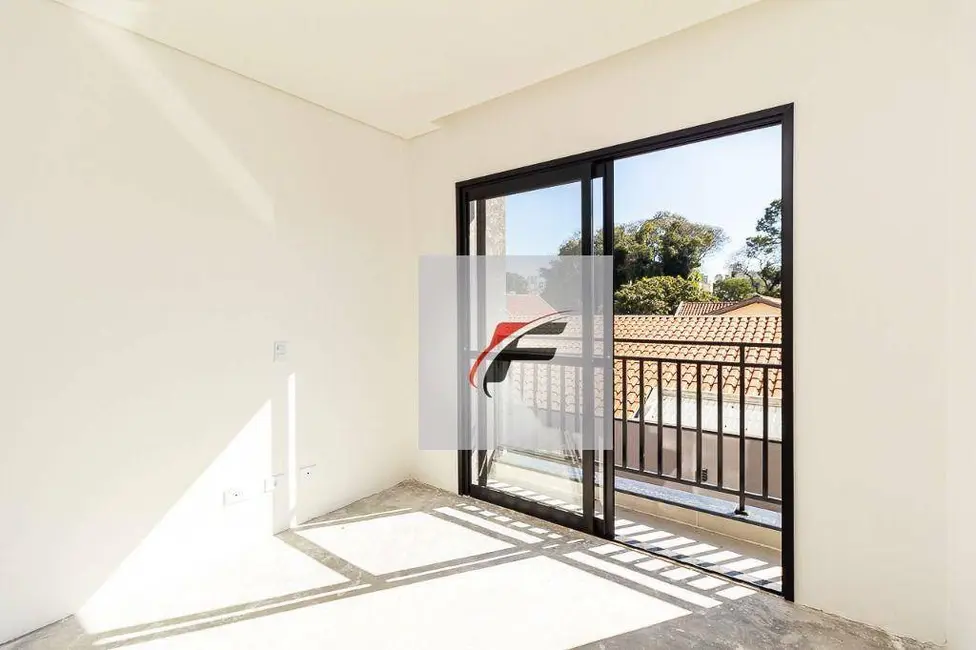 Sobrado com 3 quartos à venda, 120m2 em Água Verde, Curitiba - PR - imagem 4 Foto 4 de Sobrado com 3 quartos à venda, 120m2 em Água Verde, Curitiba - PR