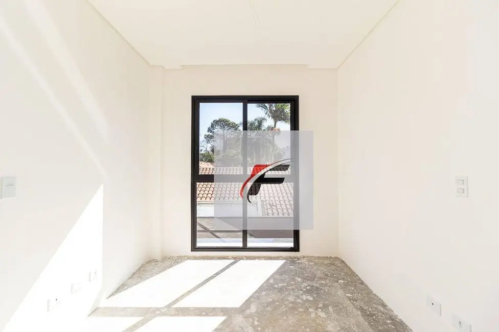 Sobrado com 3 quartos à venda, 120m2 em Água Verde, Curitiba - PR - imagem 9 Foto 9 de Sobrado com 3 quartos à venda, 120m2 em Água Verde, Curitiba - PR