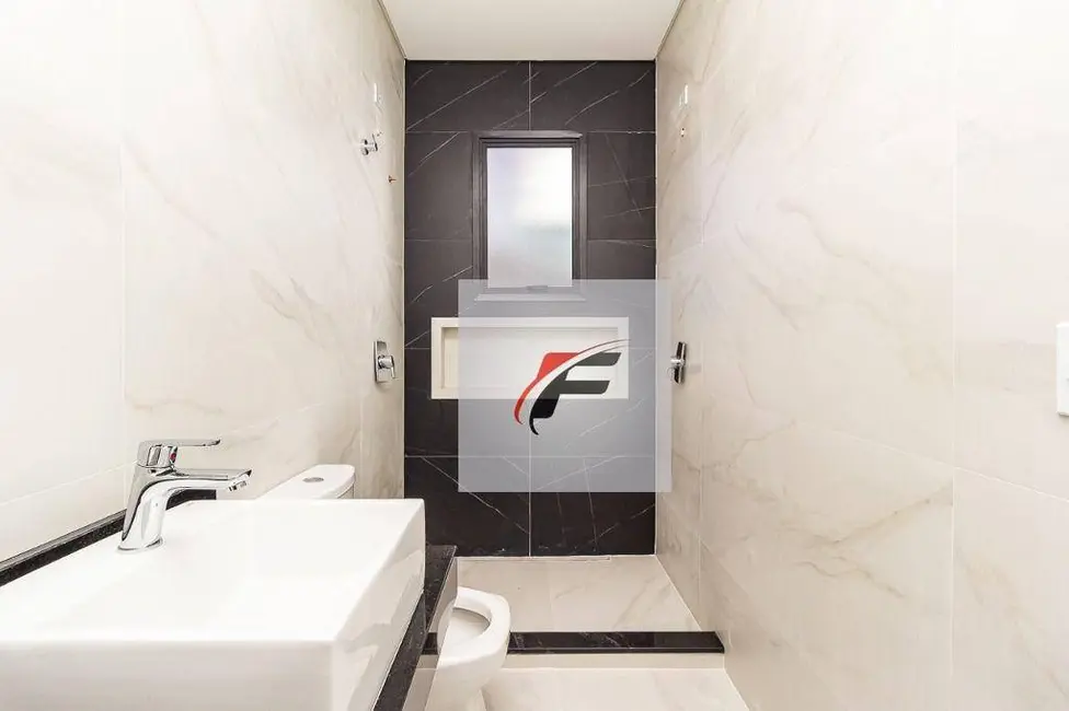 Sobrado com 3 quartos à venda, 120m2 em Água Verde, Curitiba - PR - imagem 6 Foto 6 de Sobrado com 3 quartos à venda, 120m2 em Água Verde, Curitiba - PR