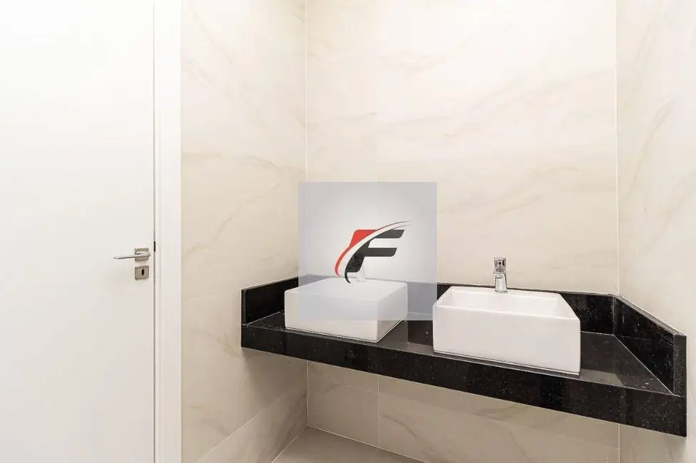 Sobrado com 3 quartos à venda, 120m2 em Água Verde, Curitiba - PR - imagem 8 Foto 8 de Sobrado com 3 quartos à venda, 120m2 em Água Verde, Curitiba - PR