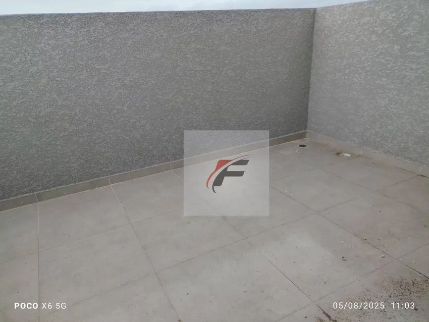 Sobrado com 4 quartos à venda, 80m2 em Sítio Cercado, Curitiba - PR - imagem 8 Foto 8 de Sobrado com 4 quartos à venda, 80m2 em Sítio Cercado, Curitiba - PR