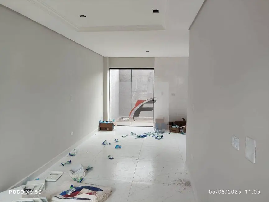 Sobrado com 4 quartos à venda, 80m2 em Sítio Cercado, Curitiba - PR - imagem 4 Foto 4 de Sobrado com 4 quartos à venda, 80m2 em Sítio Cercado, Curitiba - PR