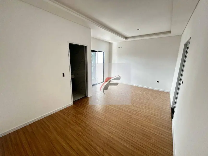 Casa com 3 quartos à venda, 150m2 em Centro, Sao Jose Dos Pinhais - PR - imagem 7 Foto 7 de Casa com 3 quartos à venda, 150m2 em Centro, Sao Jose Dos Pinhais - PR