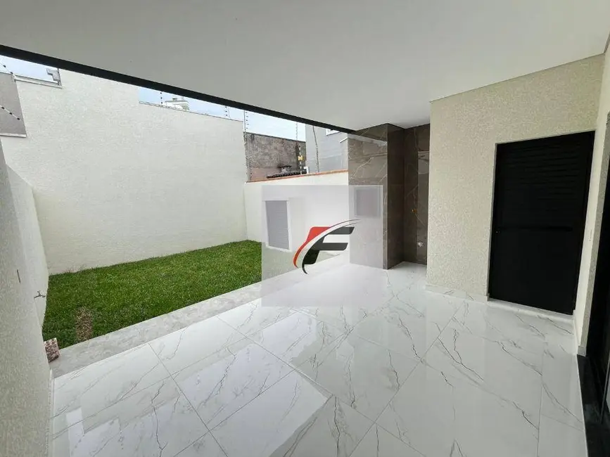 Foto 2 de Casa com 3 quartos à venda, 150m2 em Centro, Sao Jose Dos Pinhais - PR