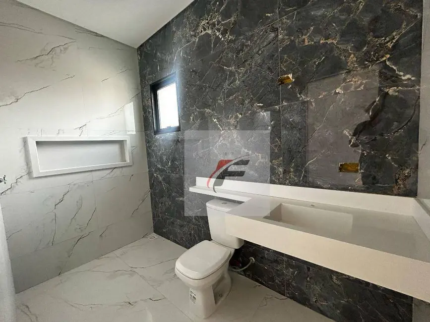 Casa com 3 quartos à venda, 150m2 em Centro, Sao Jose Dos Pinhais - PR - imagem 4 Foto 4 de Casa com 3 quartos à venda, 150m2 em Centro, Sao Jose Dos Pinhais - PR
