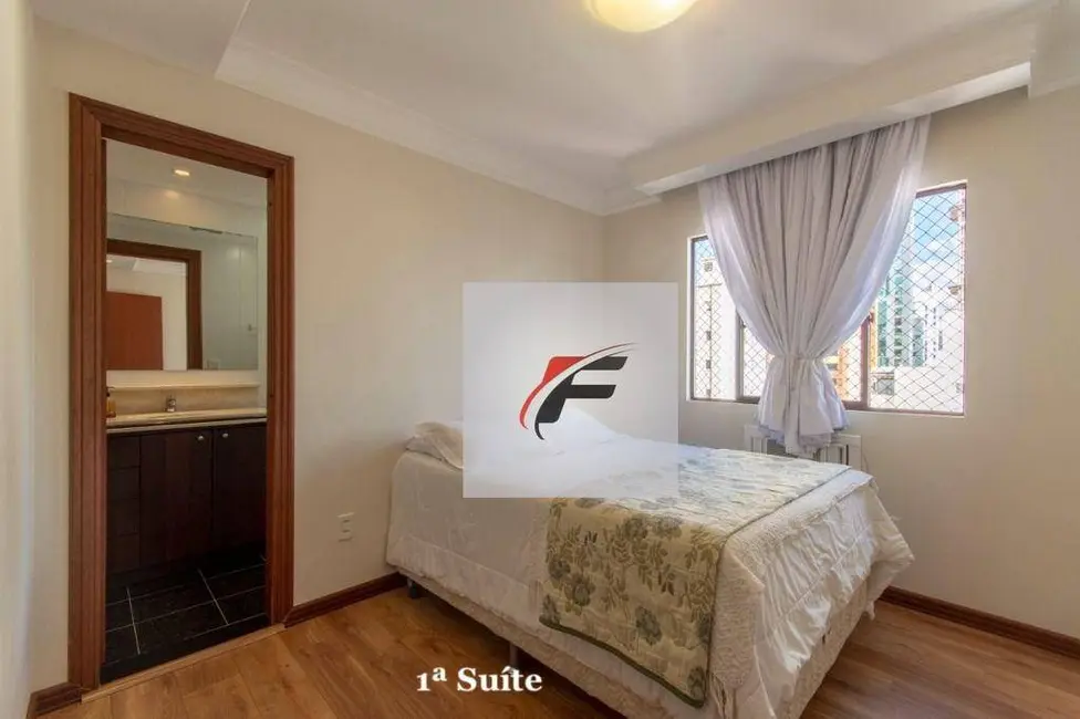 Apartamento com 5 quartos à venda, 517m2 em Centro, Balneario Camboriu - SC - imagem 9 Foto 9 de Apartamento com 5 quartos à venda, 517m2 em Centro, Balneario Camboriu - SC