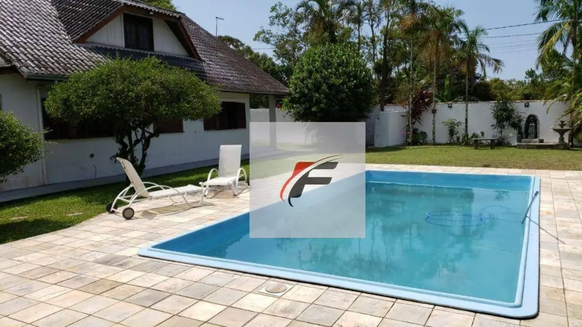 Foto 1 de Casa com 5 quartos à venda, 840m2 em Guaratuba - PR