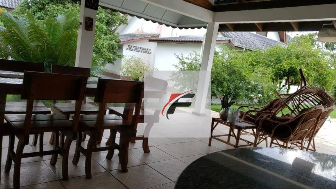 Foto 2 de Casa com 5 quartos à venda, 840m2 em Guaratuba - PR