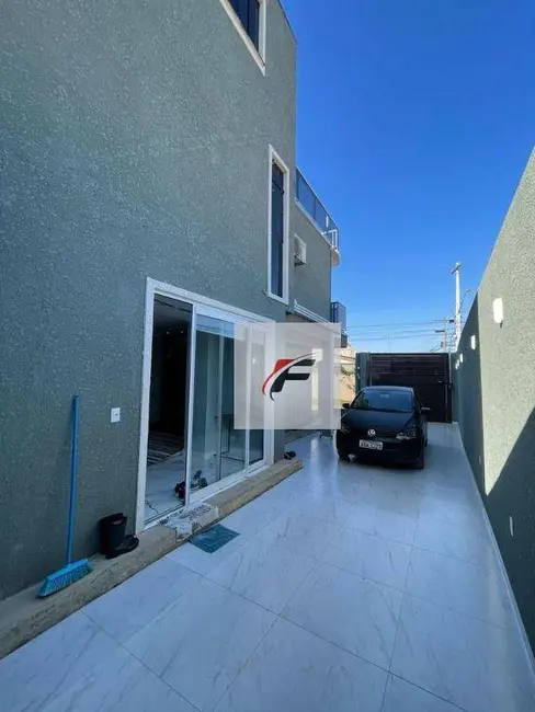 Foto 2 de Sobrado com 4 quartos à venda, 250m2 em Campo de Santana, Curitiba - PR