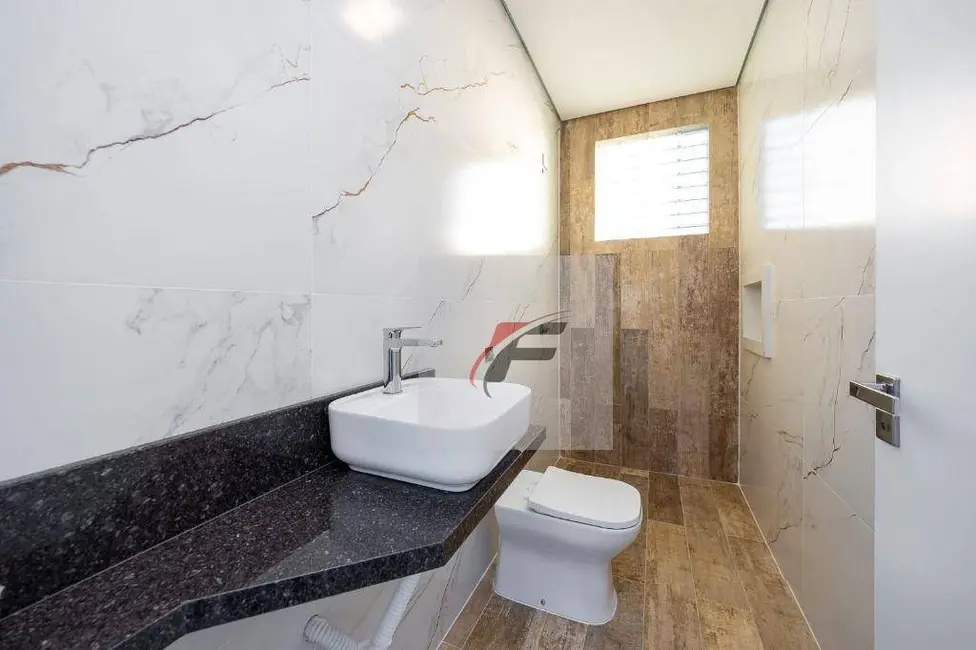 Sobrado com 4 quartos à venda, 220m2 em Cruzeiro, Sao Jose Dos Pinhais - PR - imagem 3 Foto 3 de Sobrado com 4 quartos à venda, 220m2 em Cruzeiro, Sao Jose Dos Pinhais - PR